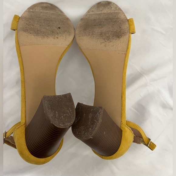 Steve Madden Womens Bella Mustard Suede Ankle Strap Heels Size 8 - Picture 3 of 4